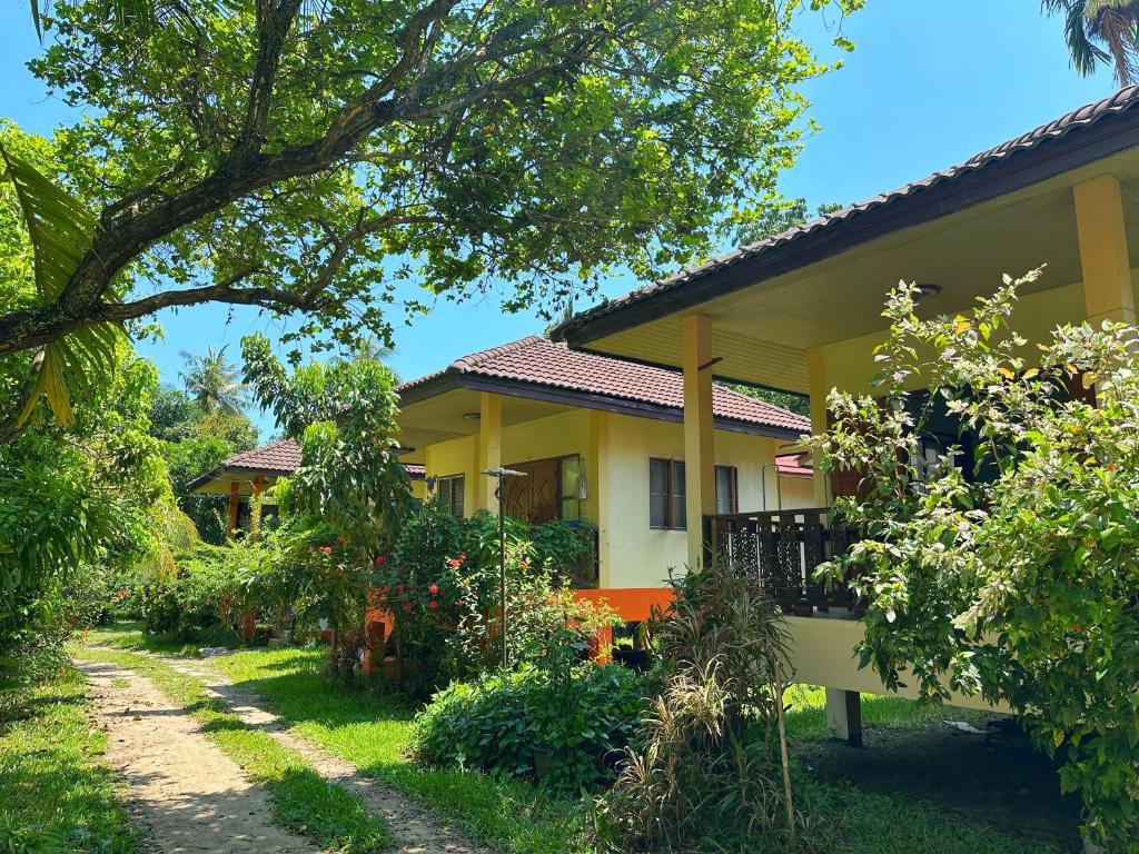 RJJhouse Kohphangan – Koh Phangan